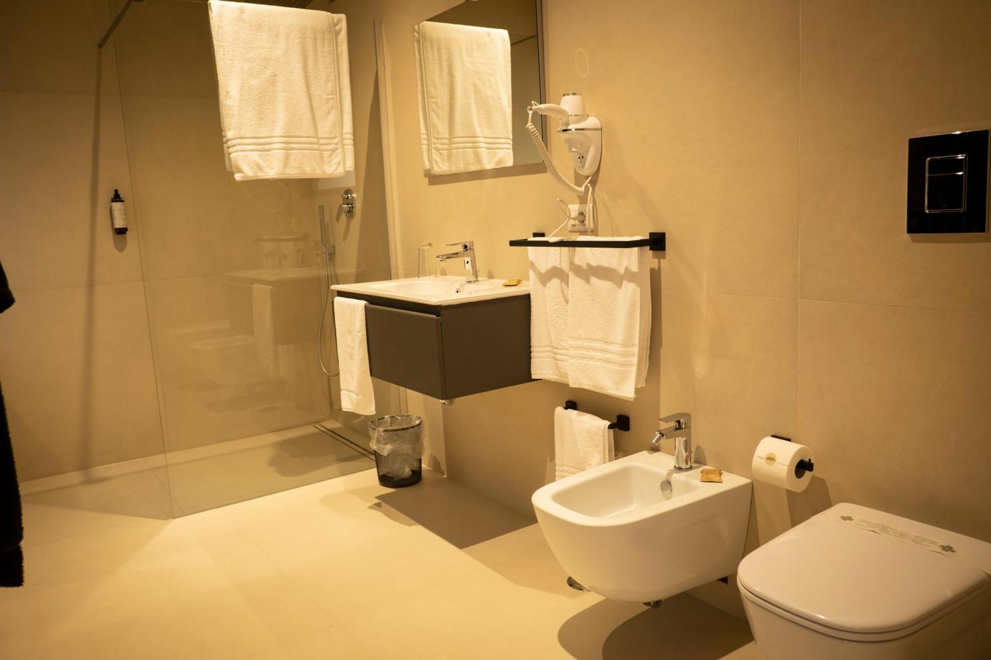 Monumental Luxury Rooms Caserta Eksteriør bilde