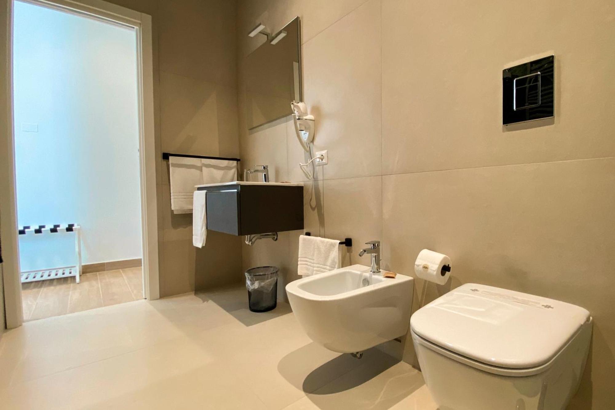 Monumental Luxury Rooms Caserta Eksteriør bilde