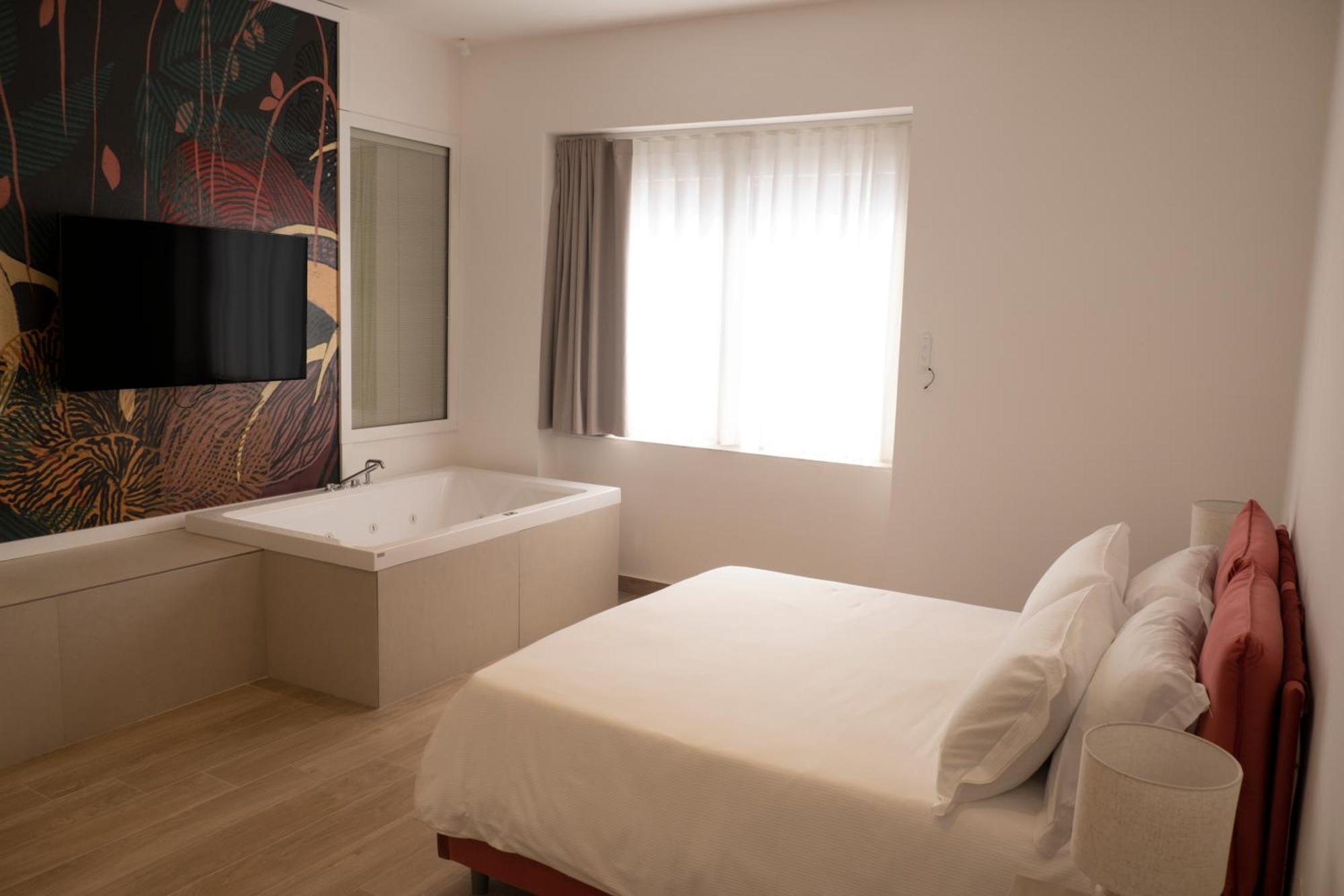 Monumental Luxury Rooms Caserta Eksteriør bilde