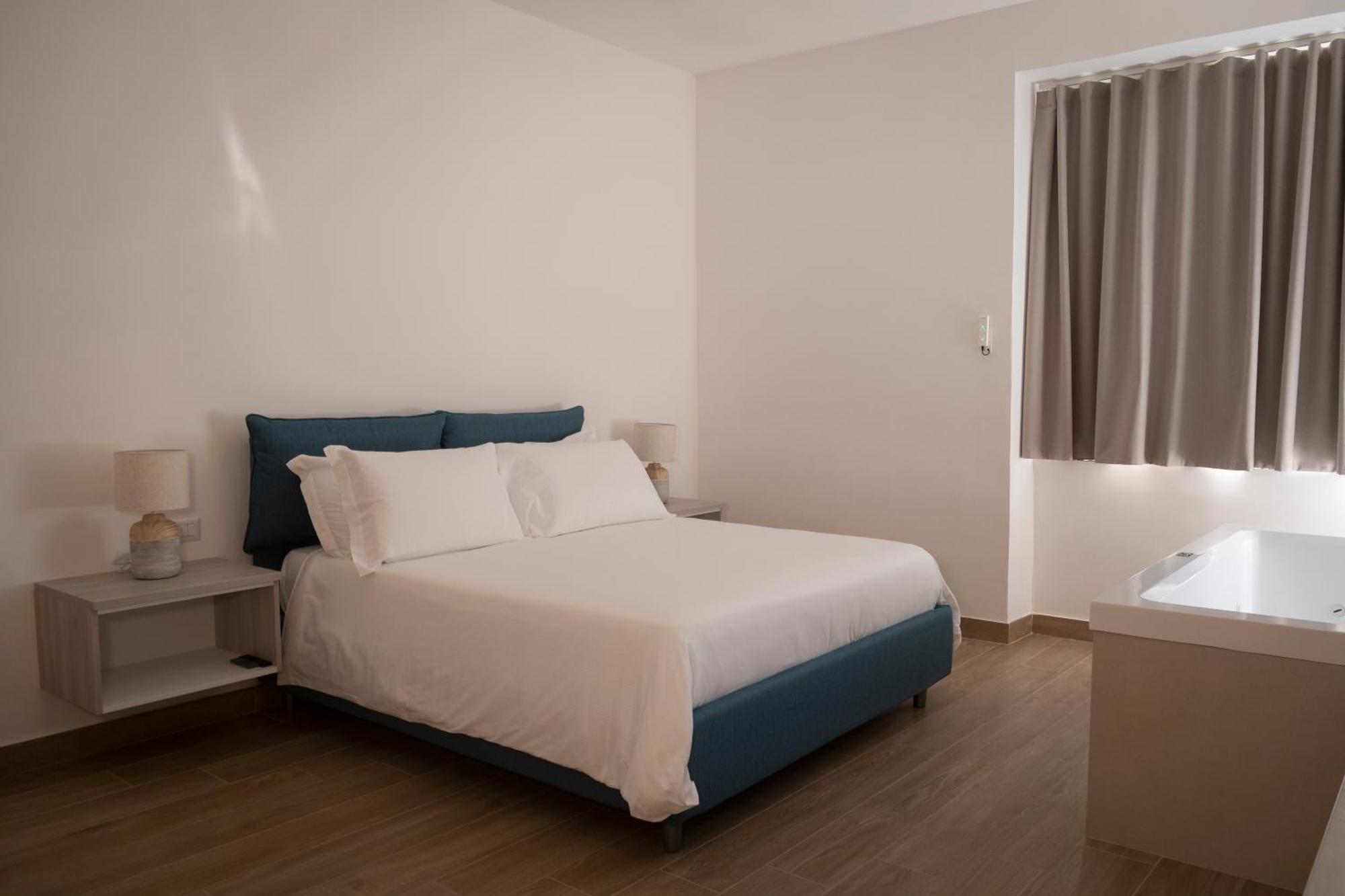 Monumental Luxury Rooms Caserta Eksteriør bilde